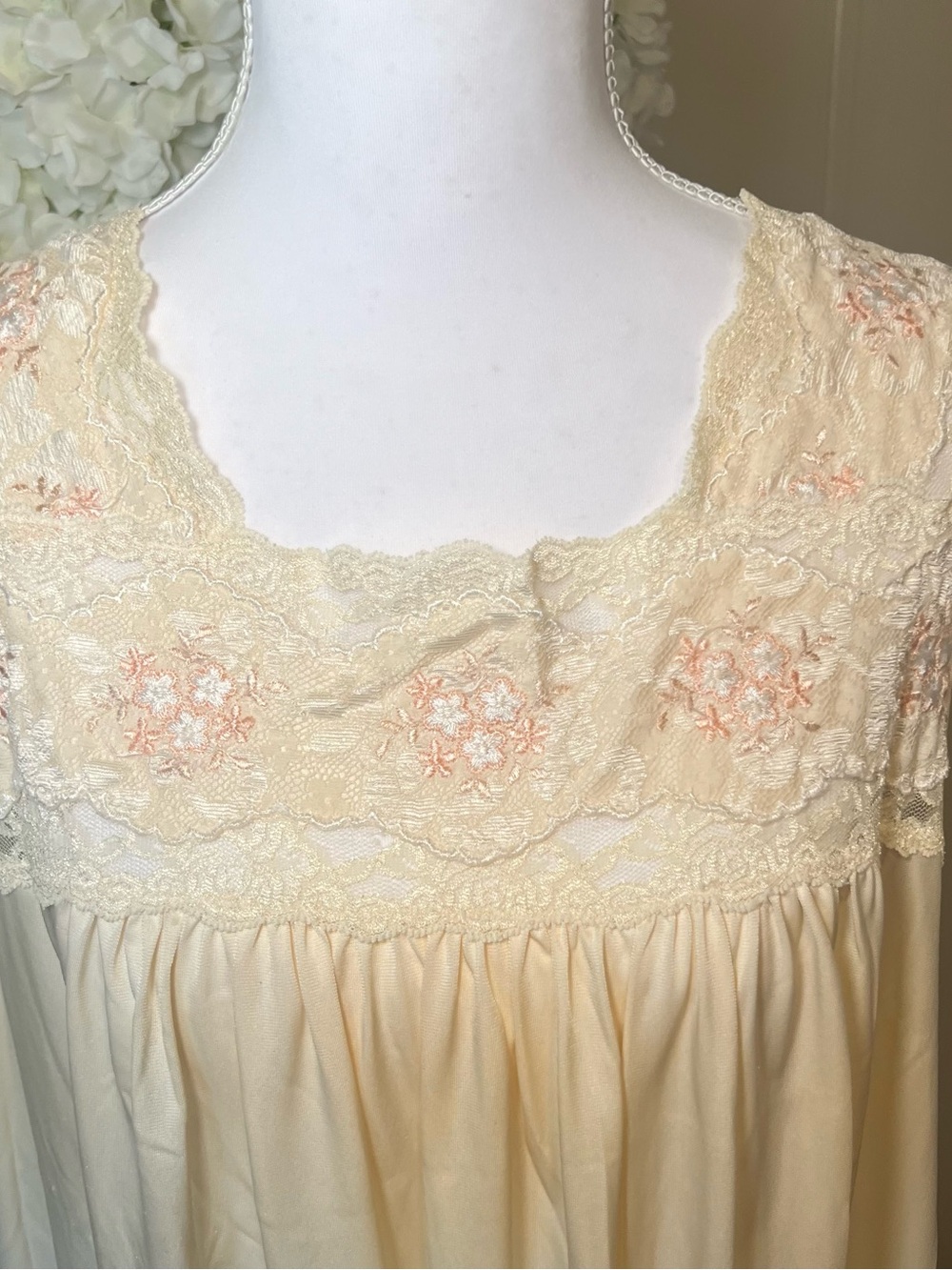 Vintage Nylon Cream Long Lace Yoke Nightgown - Feminine Long Slip - Picture 4 of 9